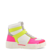 Me encantan las zapatillas Moschino 